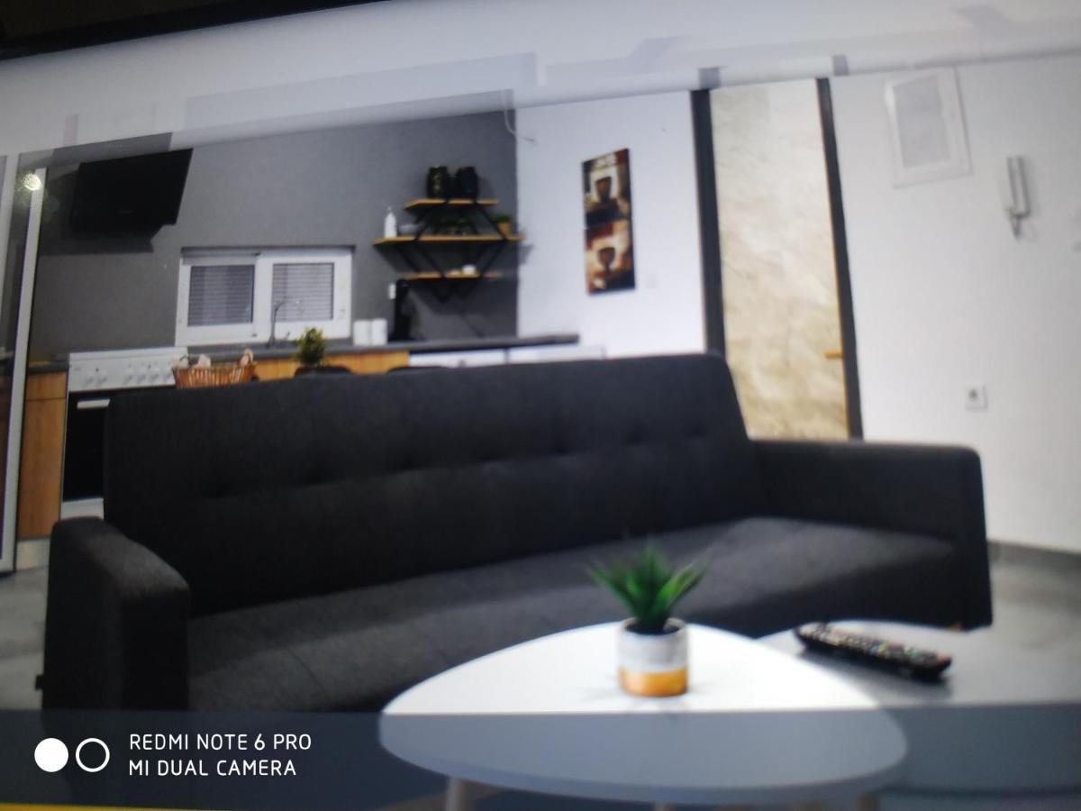 Minimal Apartment Каламата Екстериор снимка